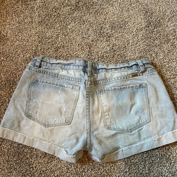 Kancan denim distressed light wash shorts low rise - Picture 4 of 4